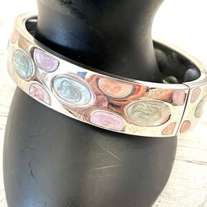 Silver tone colorful swirl spring bracelet